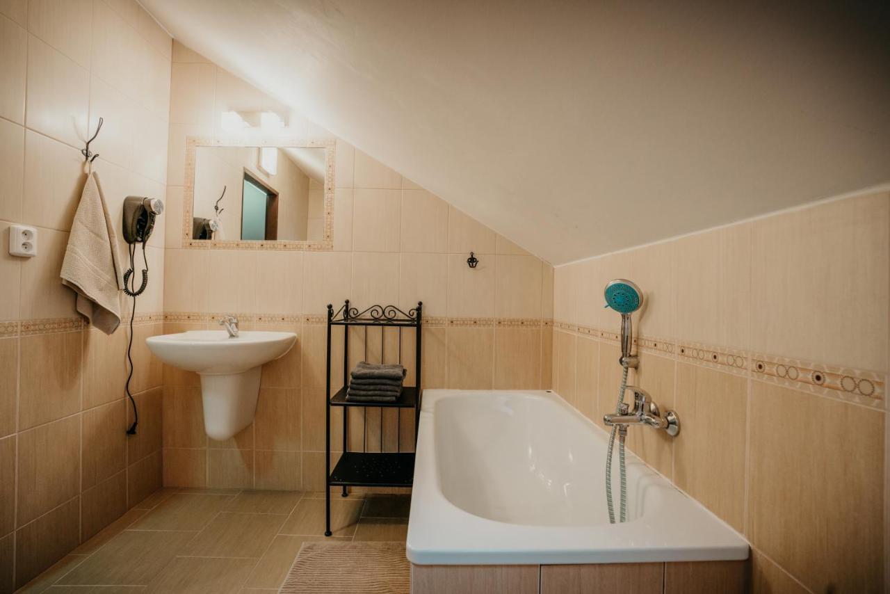 Ferienwohnung U Ztraceneho Potoka Vapenna Exterior foto